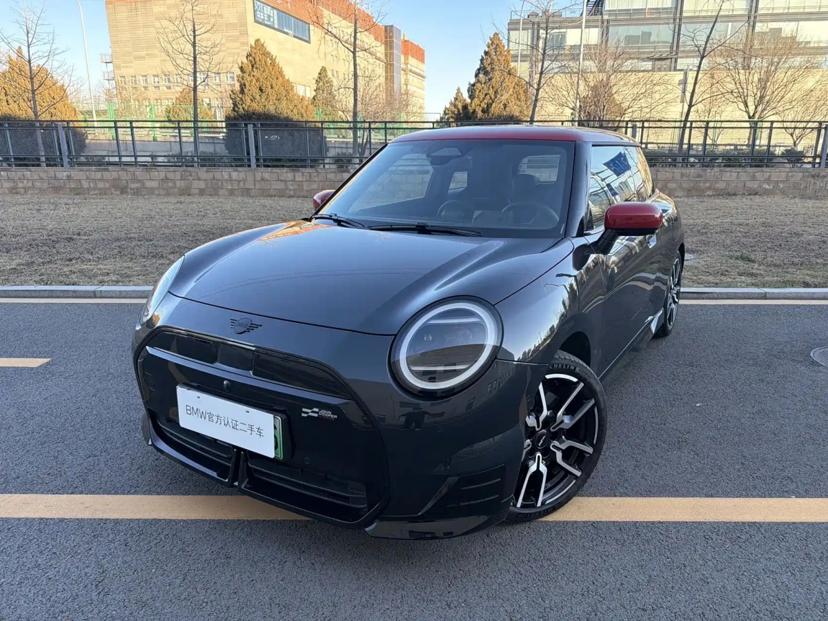 MINI COOPER SE  2024