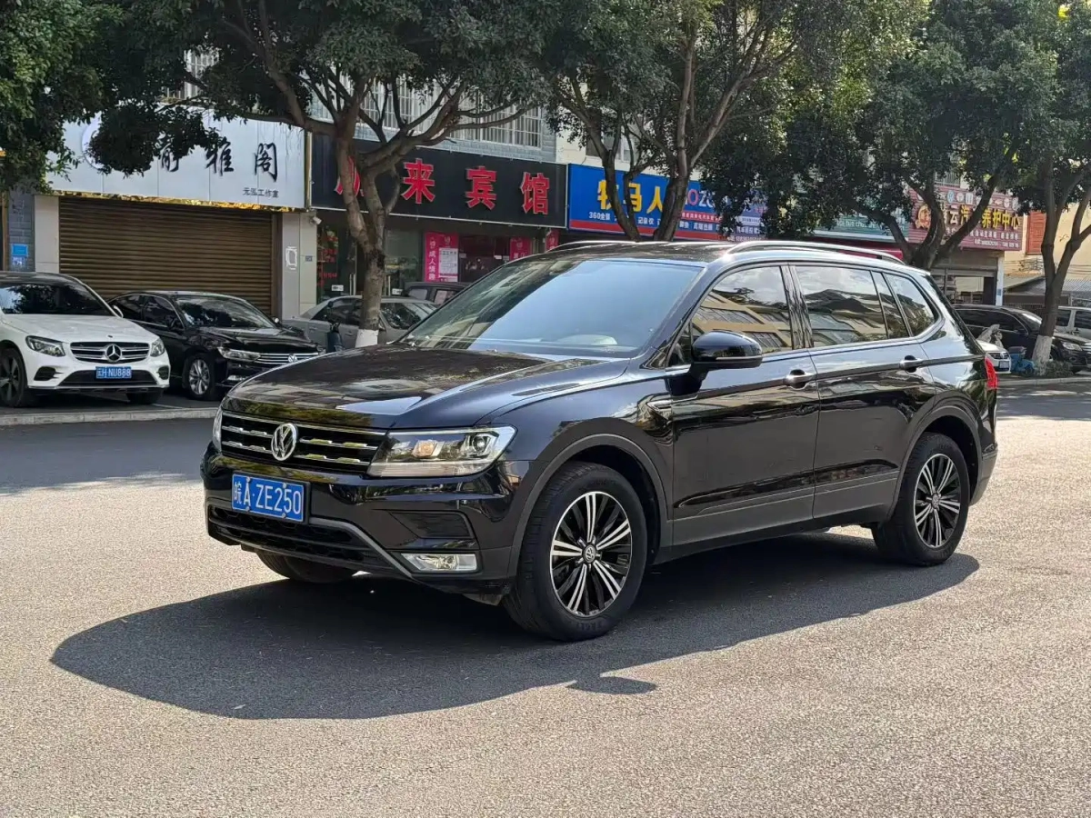 VOLKSWAGEN TIGUAN L  2020