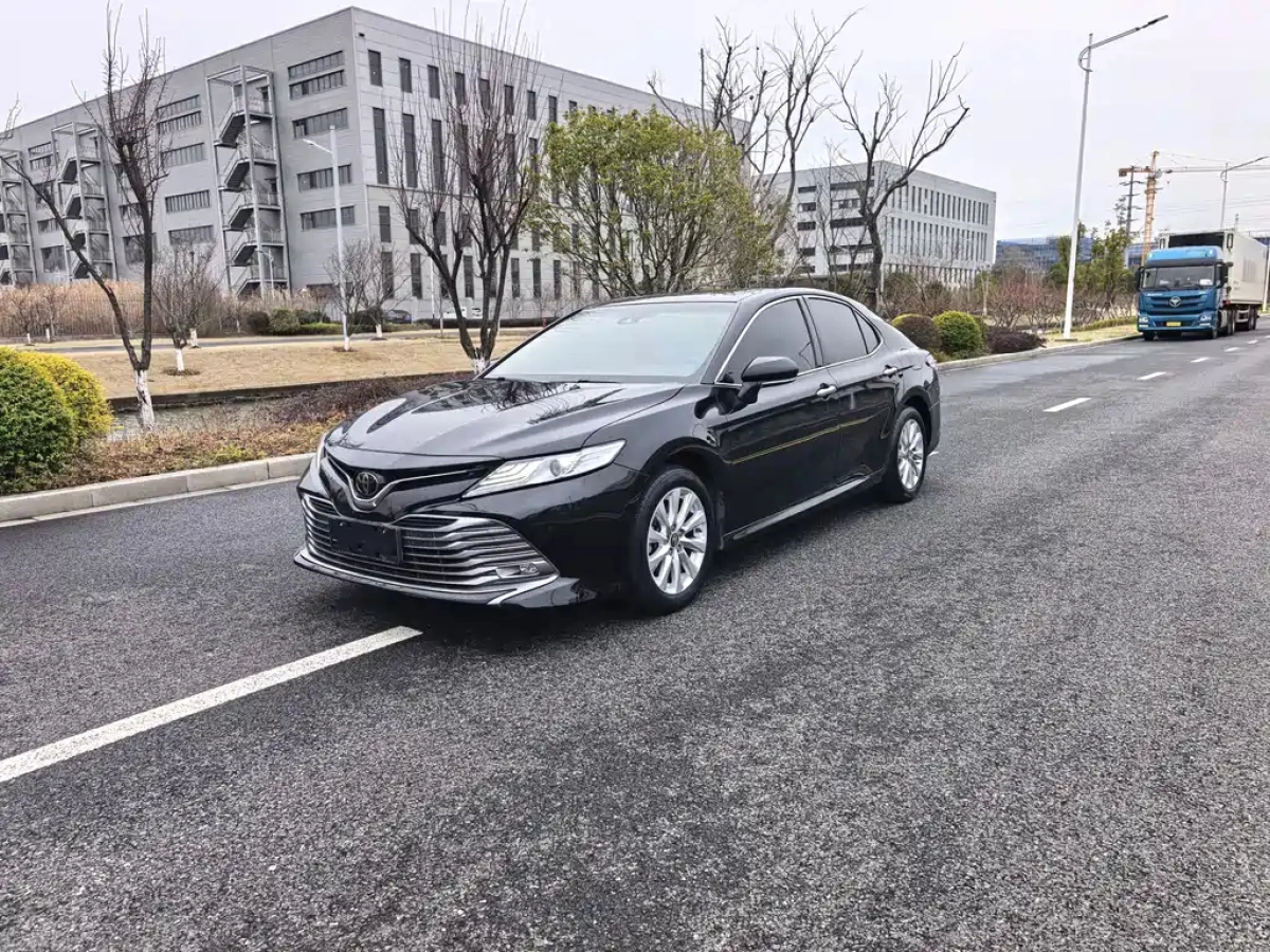 TOYOTA CAMRY  2019