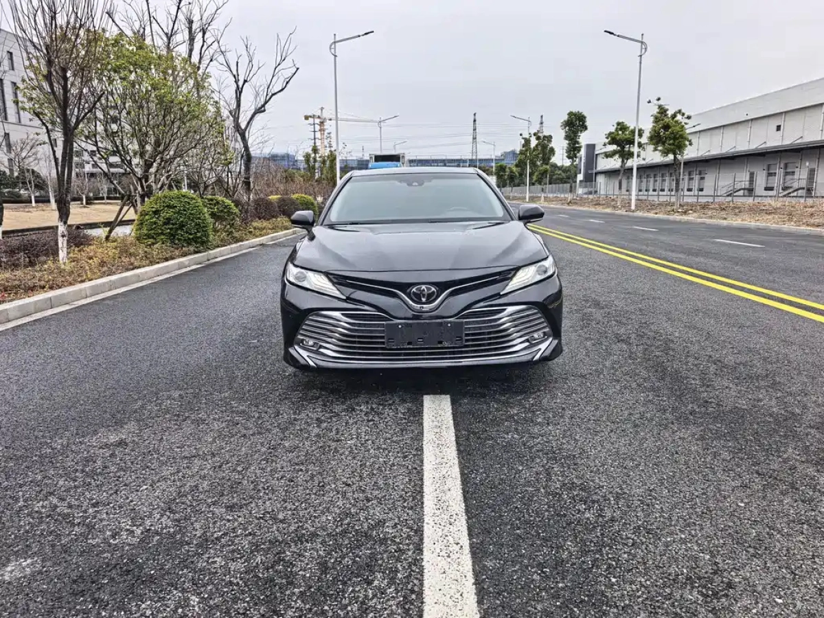 TOYOTA CAMRY