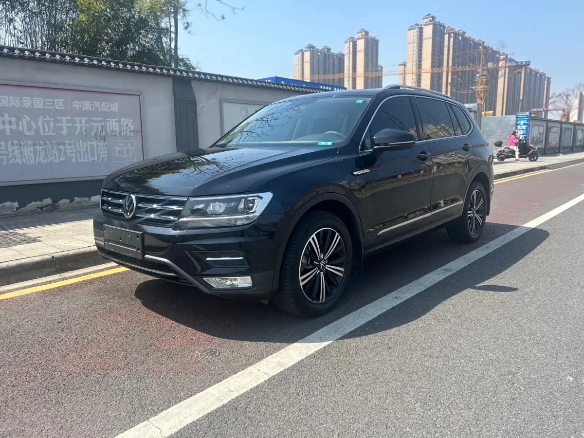 VOLKSWAGEN TIGUAN L  2020