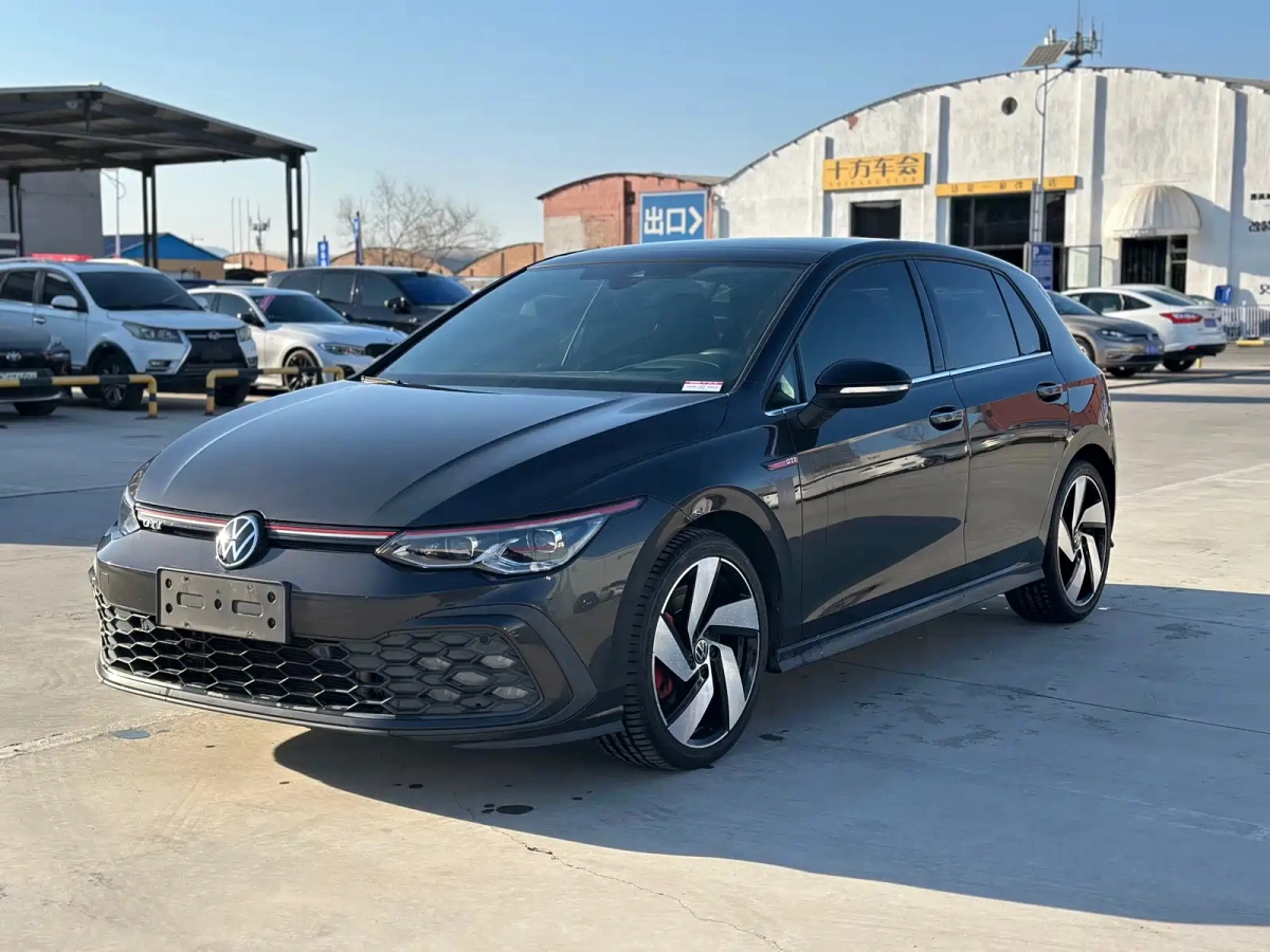 VOLKSWAGEN GOLF GTI