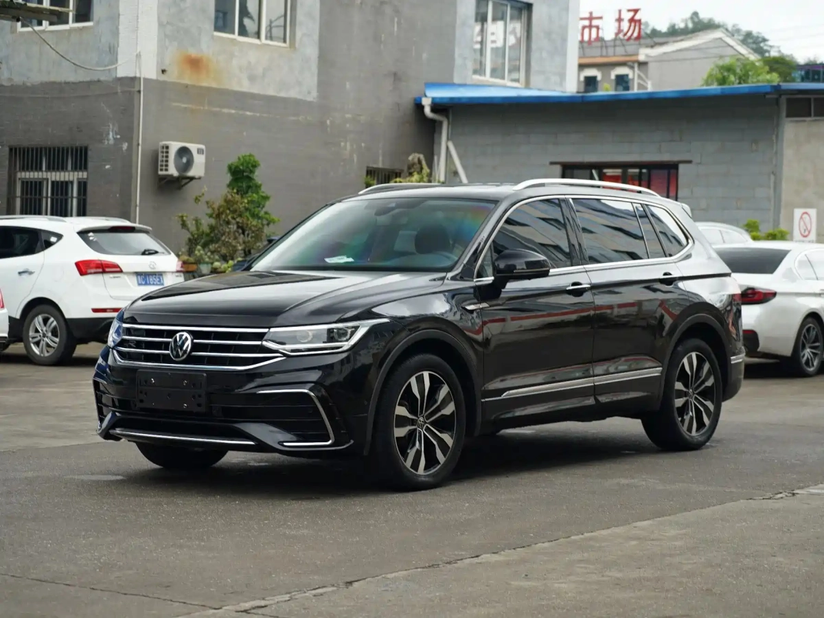 VOLKSWAGEN TIGUAN L  2024