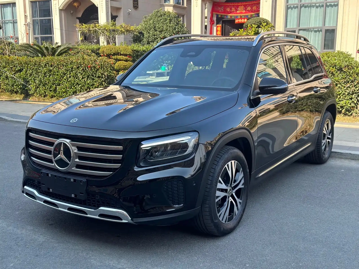 MERCEDES-BENZ GLB  2023