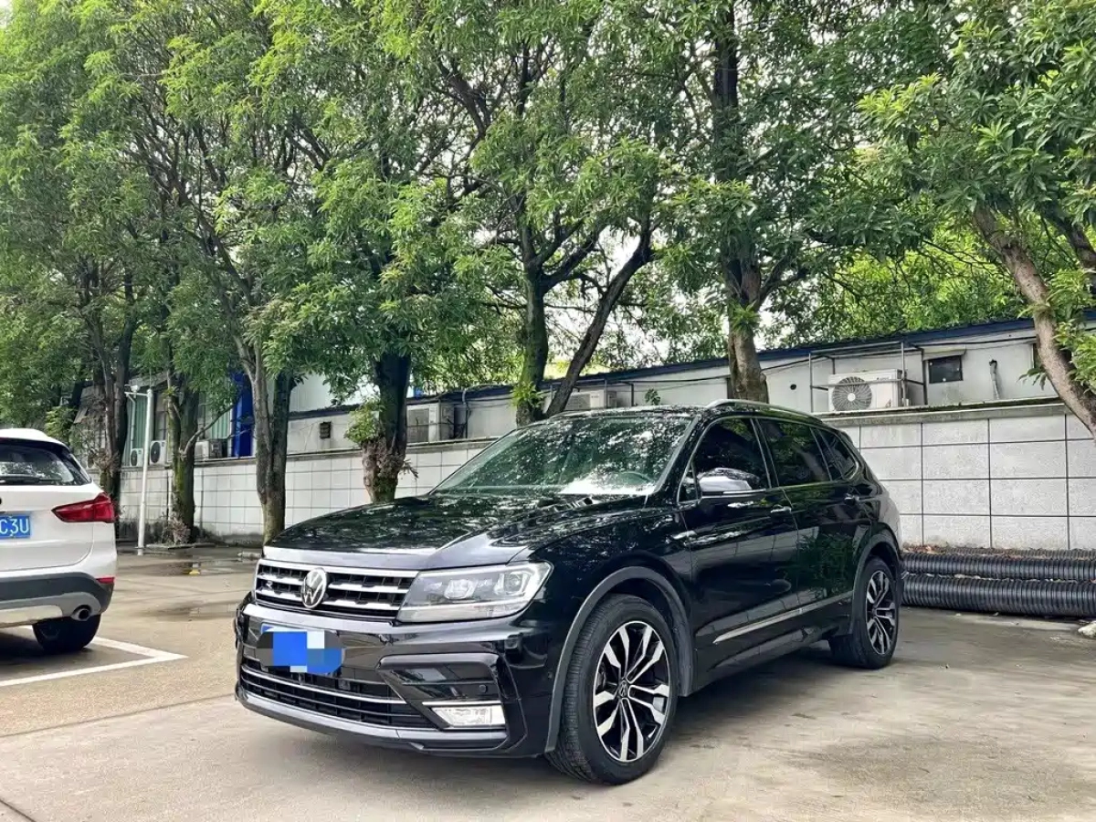 VOLKSWAGEN TIGUAN L
