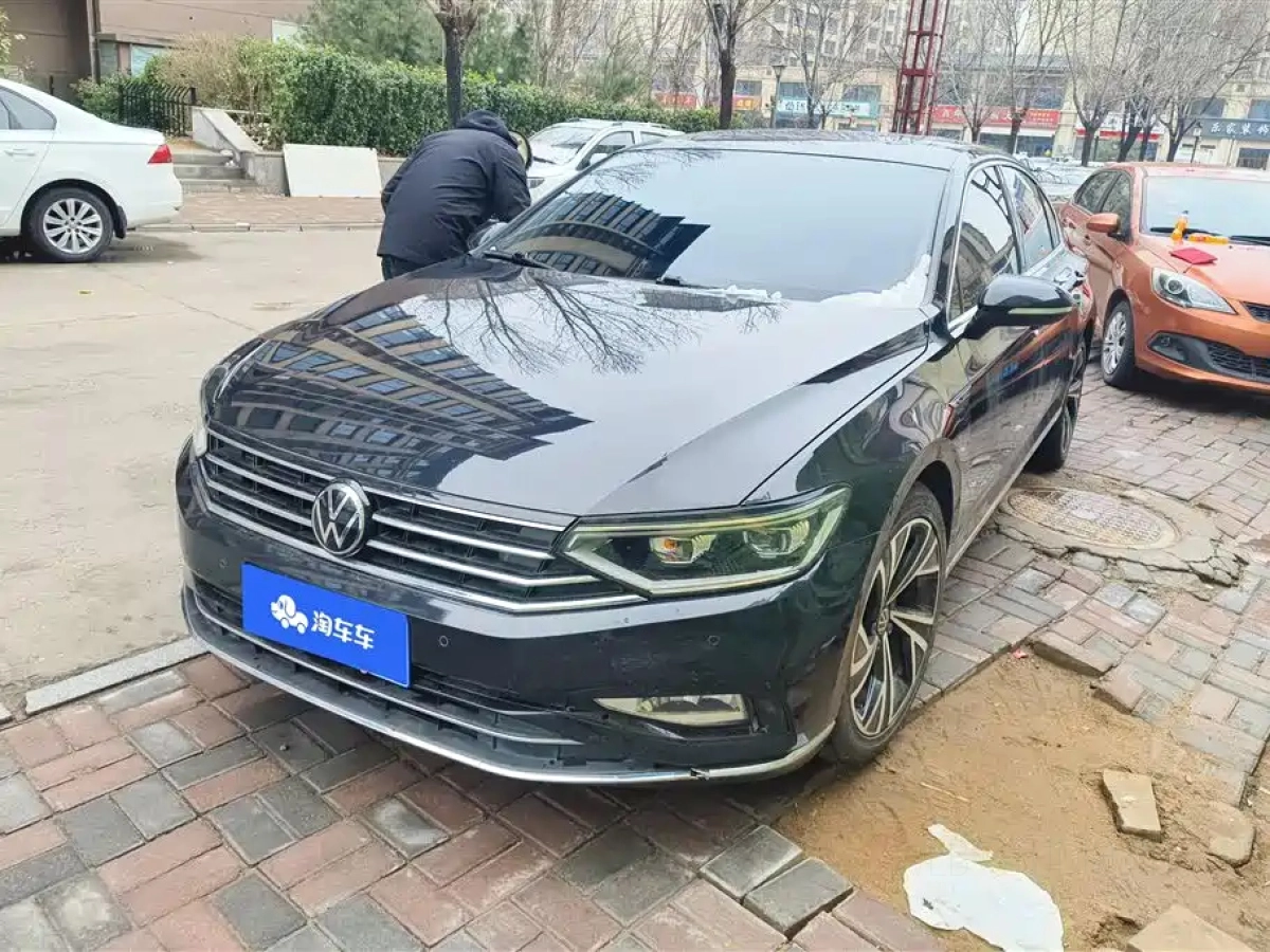 VOLKSWAGEN MAGOTAN  2022