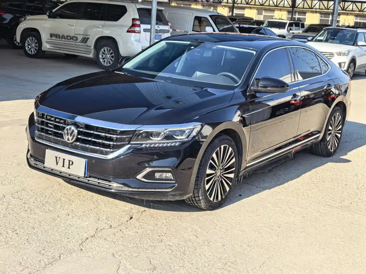 VOLKSWAGEN PASSAT  2019