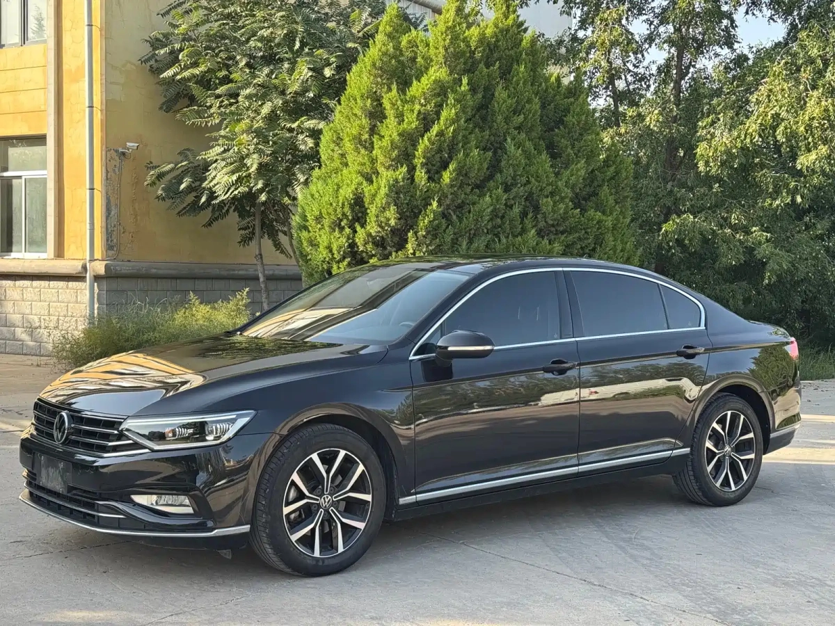 VOLKSWAGEN MAGOTAN  2022