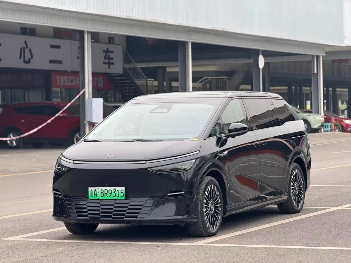 XPENG X9  2025