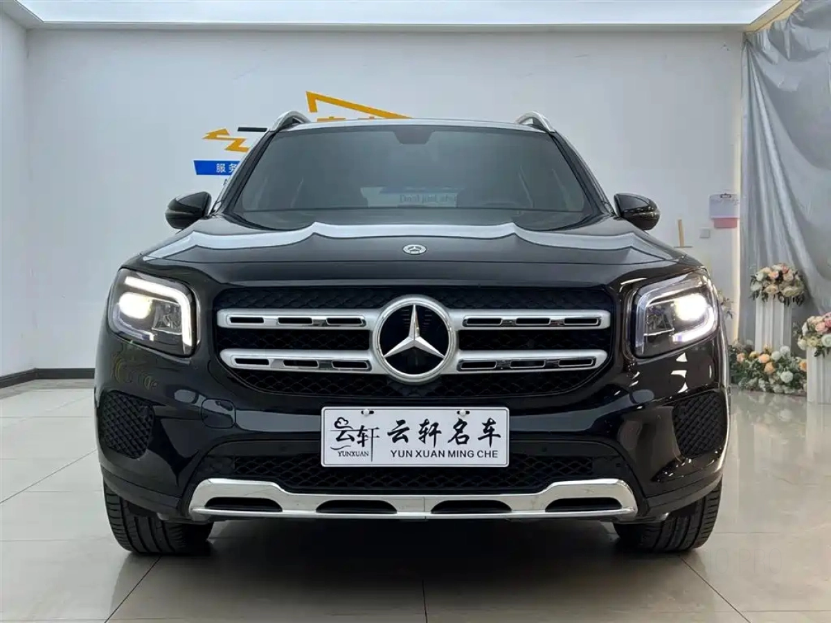 MERCEDES-BENZ GLB