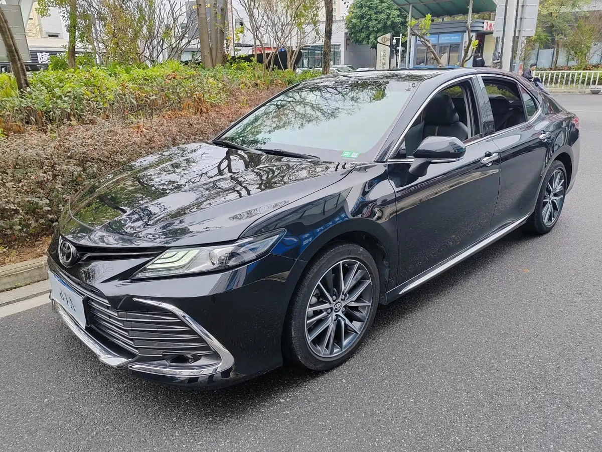 TOYOTA CAMRY  2024