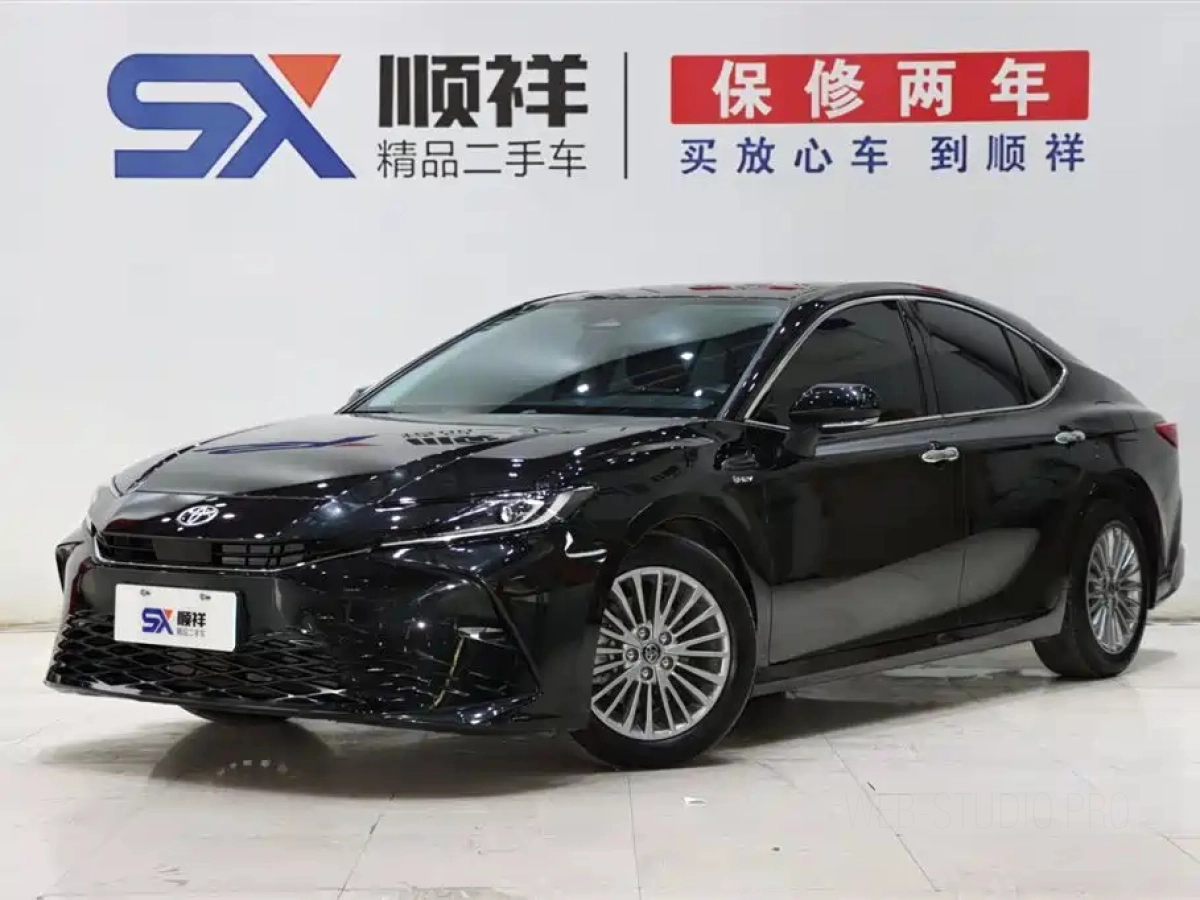 TOYOTA CAMRY  2025