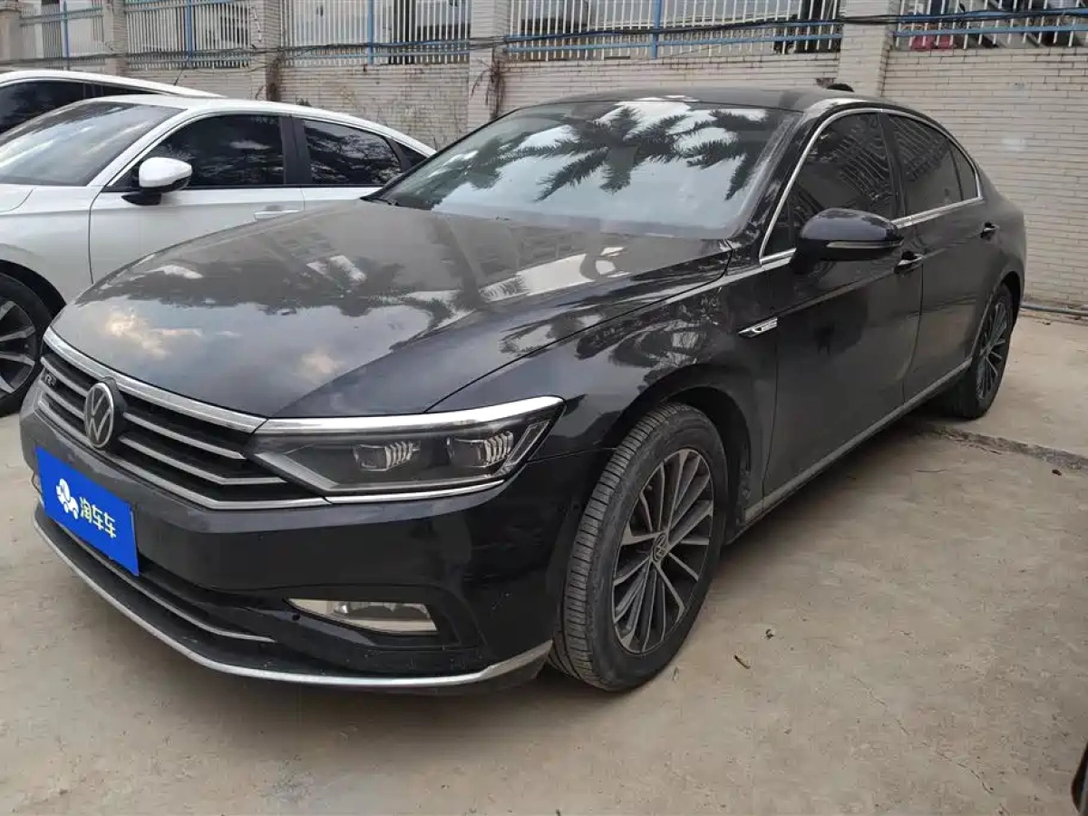 VOLKSWAGEN MAGOTAN  2022