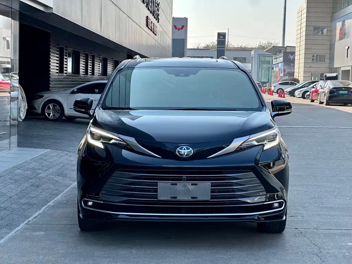 TOYOTA SIENNA