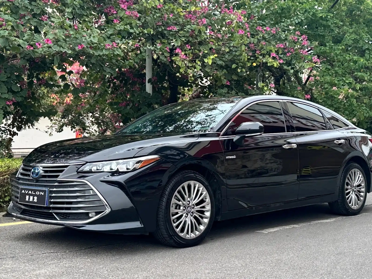 TOYOTA AVALON  2020