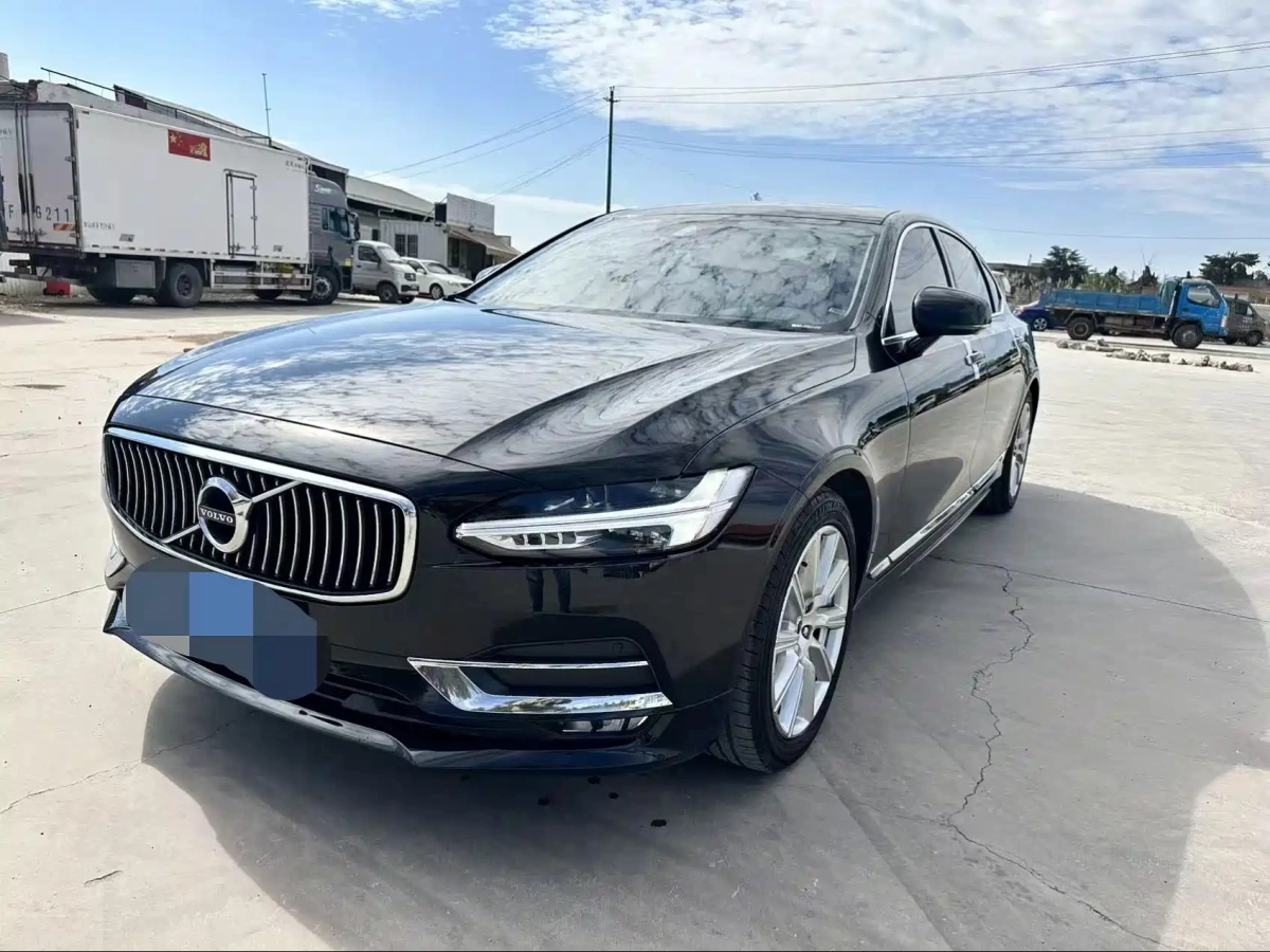 VOLVO S90  2019