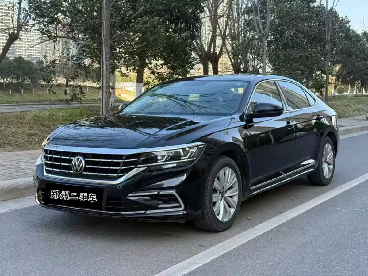 VOLKSWAGEN PASSAT  2021