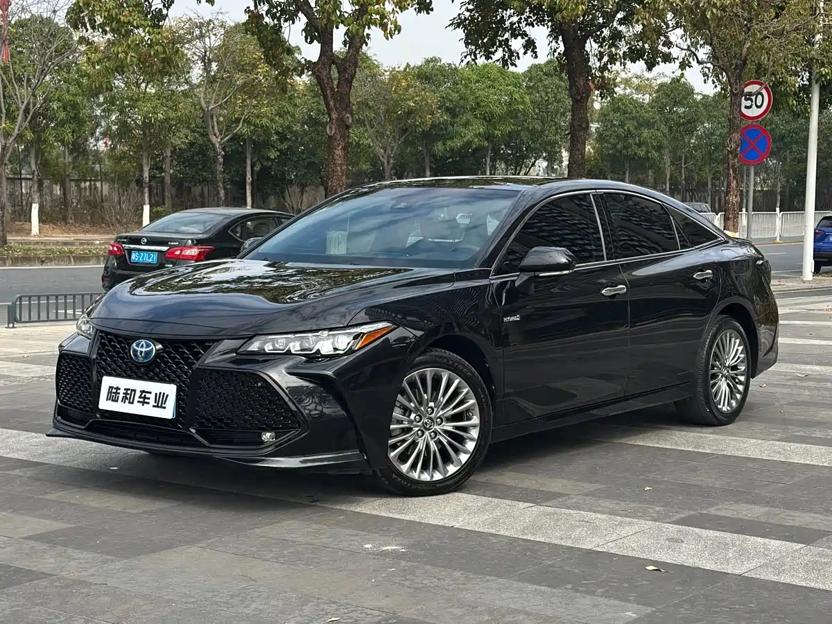 TOYOTA AVALON  2021