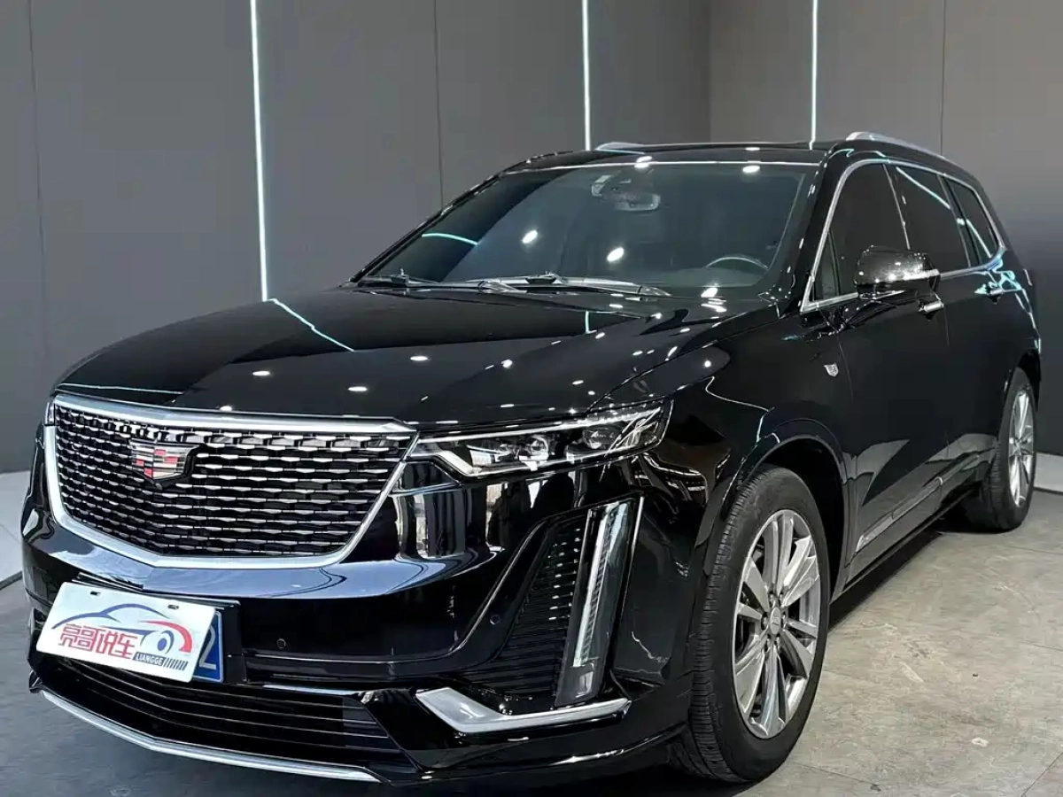 CADILLAC XT6