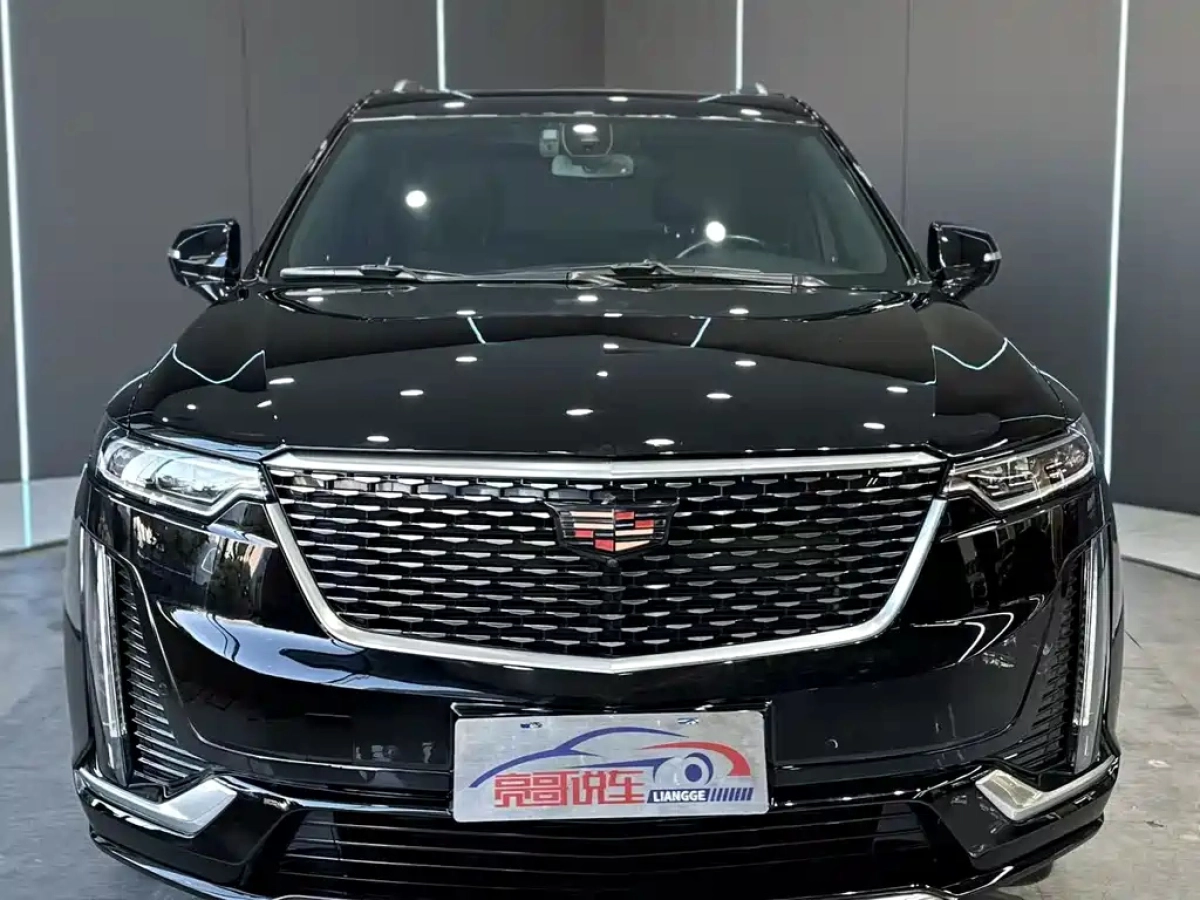 CADILLAC XT6