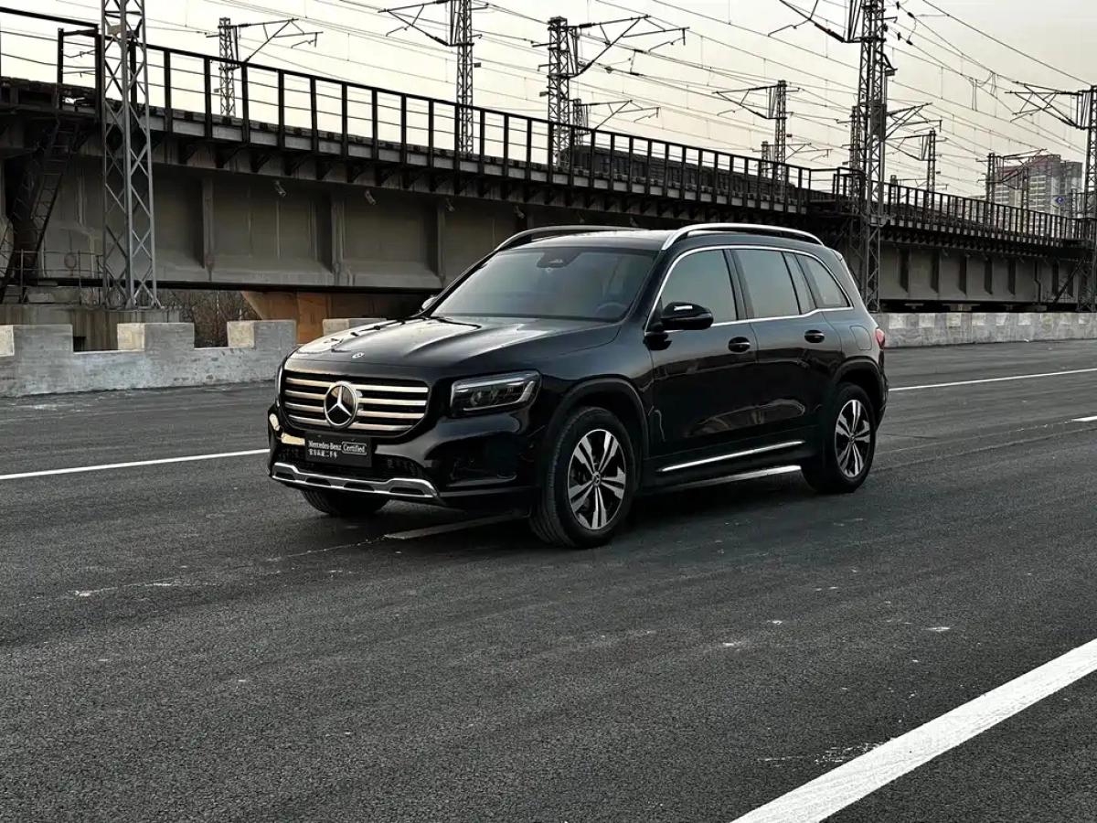 MERCEDES-BENZ GLB  2024