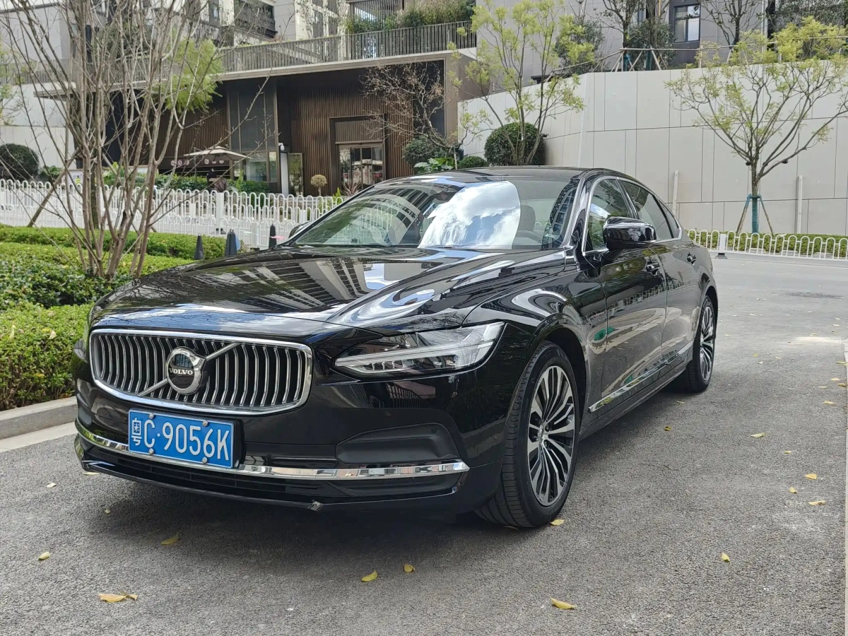 VOLVO S90  2024