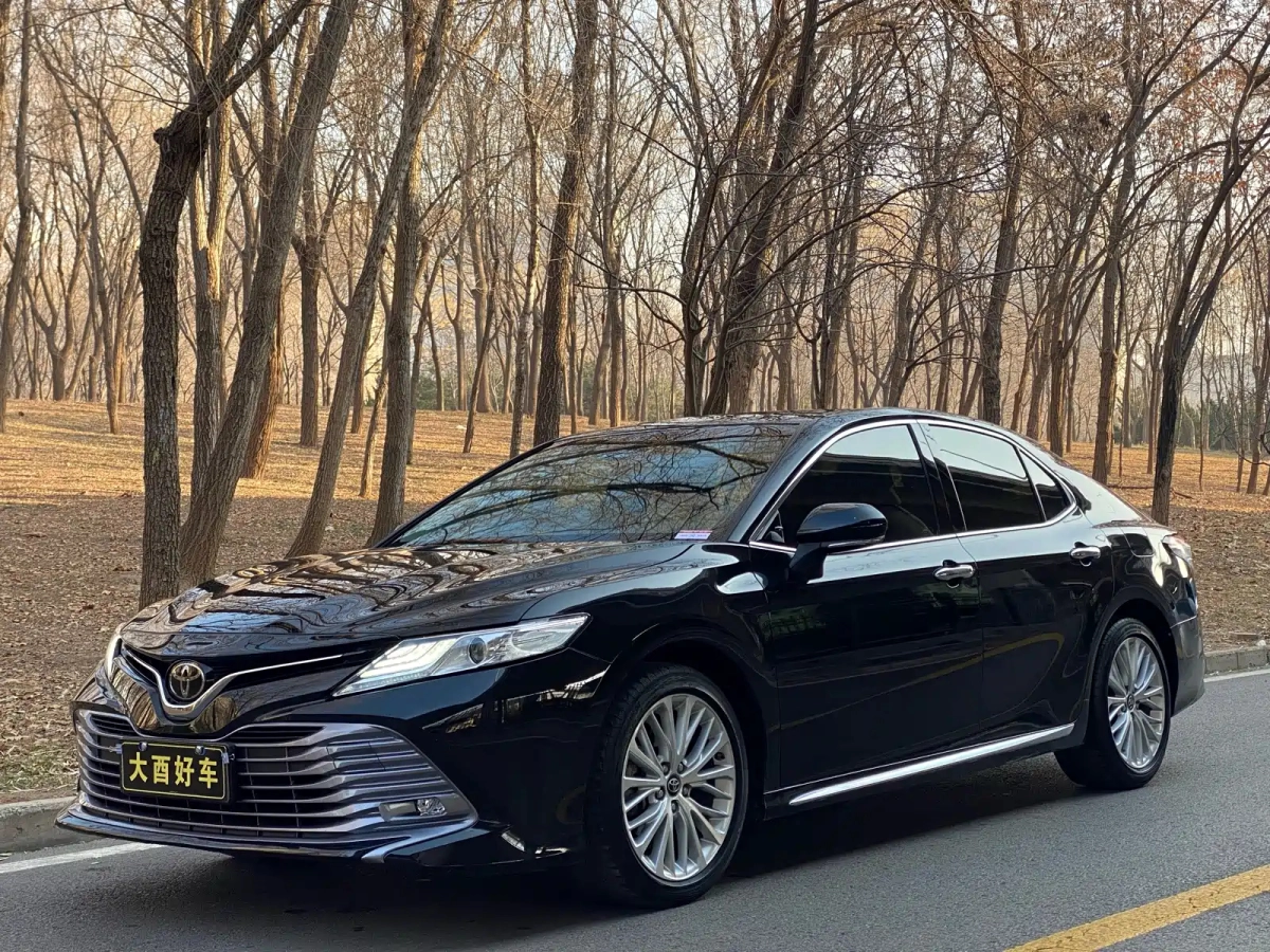 TOYOTA CAMRY  2019