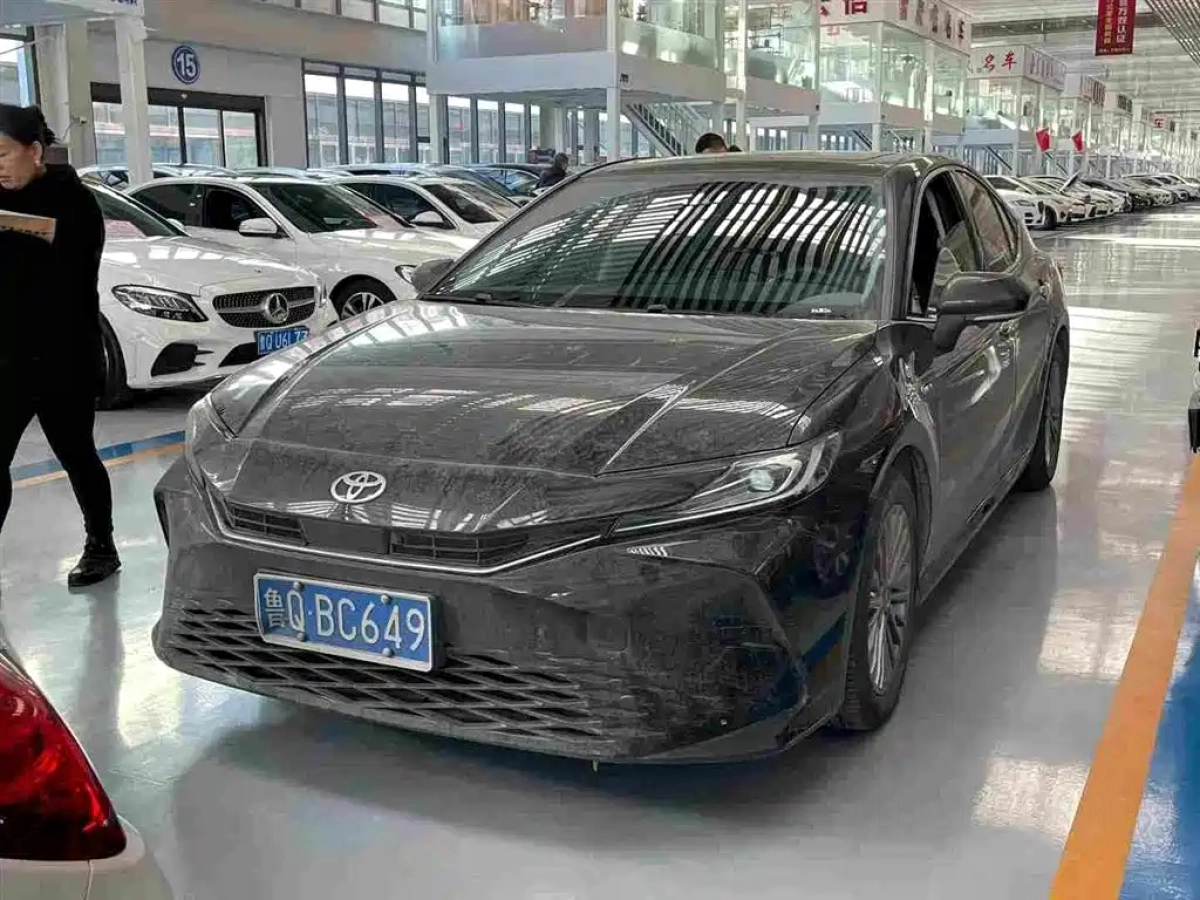 TOYOTA CAMRY