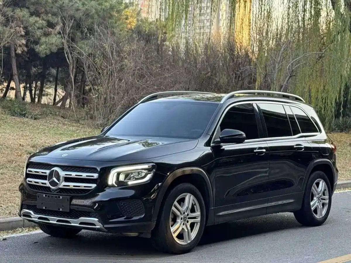 MERCEDES-BENZ GLB