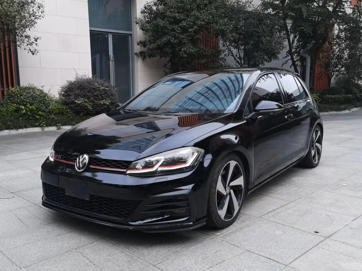 VOLKSWAGEN GOLF GTI