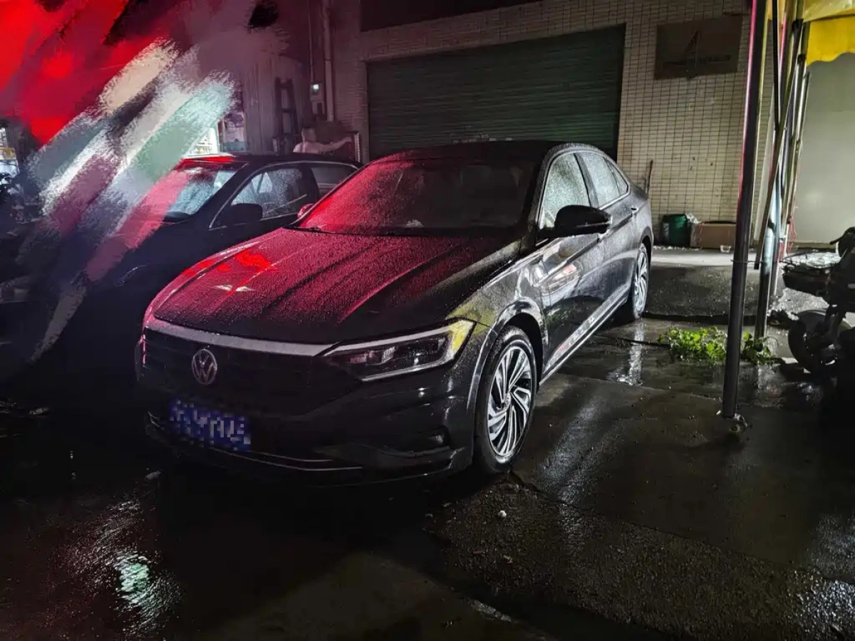 VOLKSWAGEN SAGITAR  2019