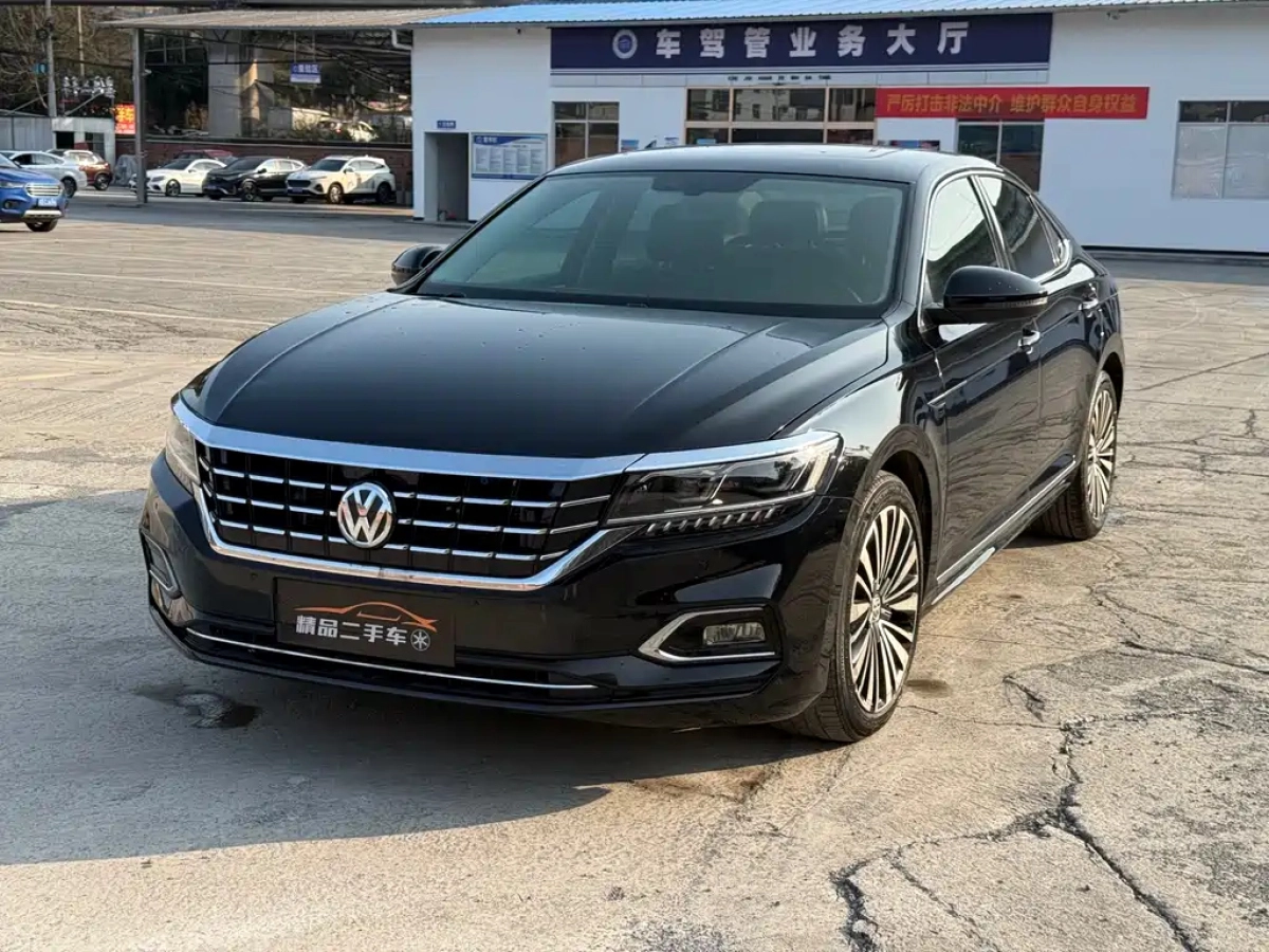 VOLKSWAGEN PASSAT  2019