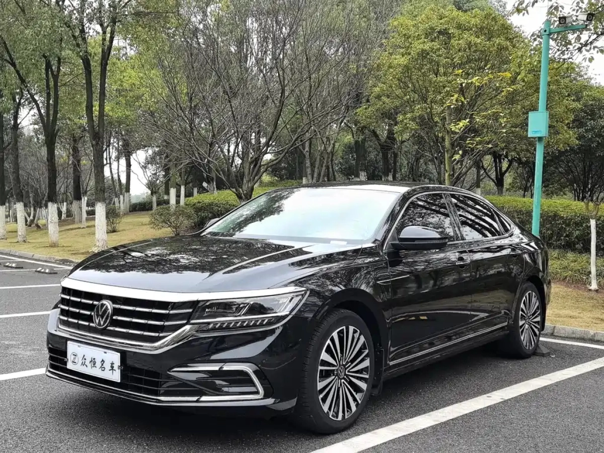 VOLKSWAGEN PASSAT  2021