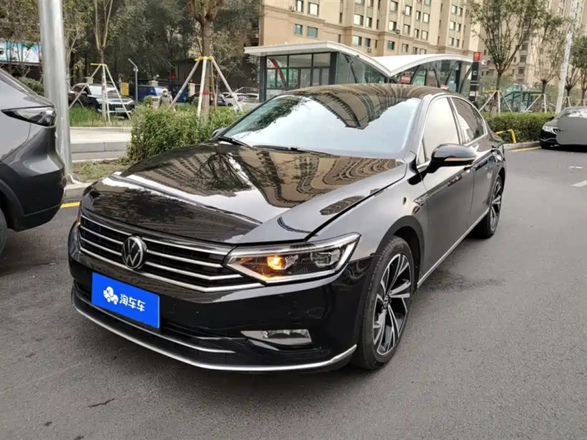 VOLKSWAGEN MAGOTAN  2022