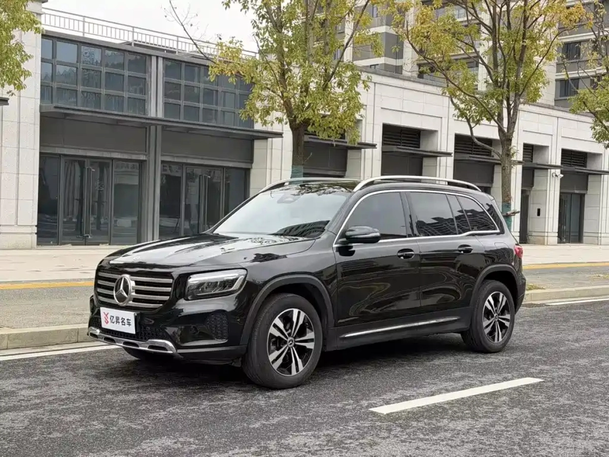 MERCEDES-BENZ GLB  2023