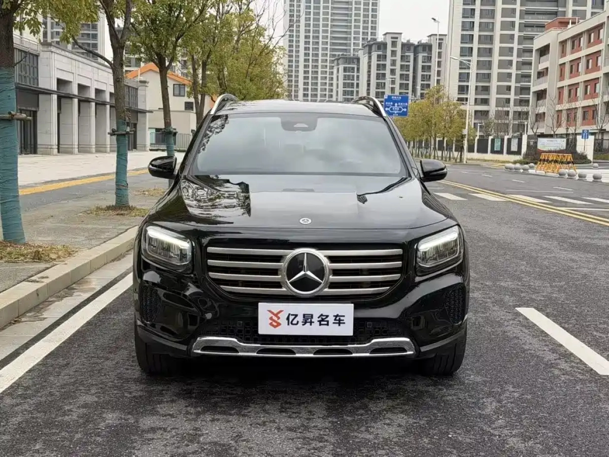 MERCEDES-BENZ GLB