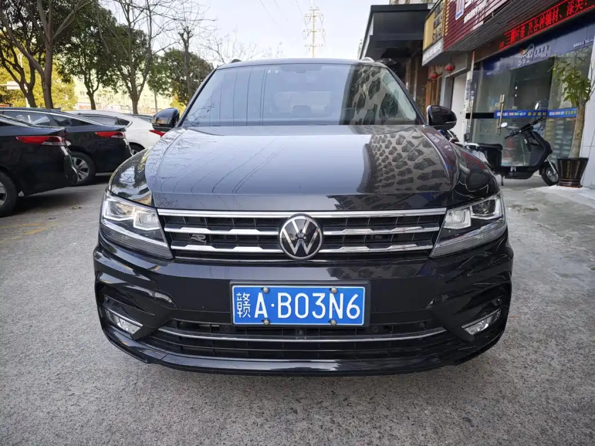 VOLKSWAGEN TIGUAN L