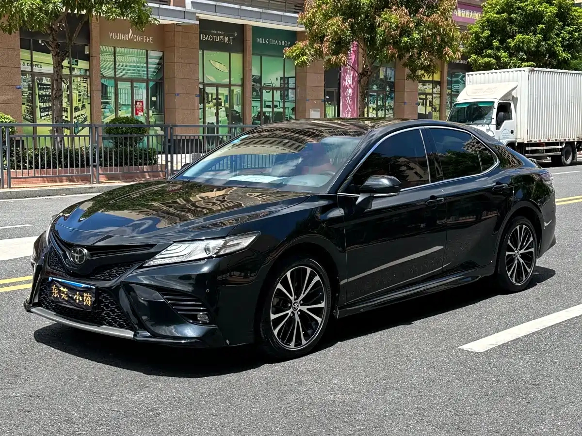 TOYOTA CAMRY  2019