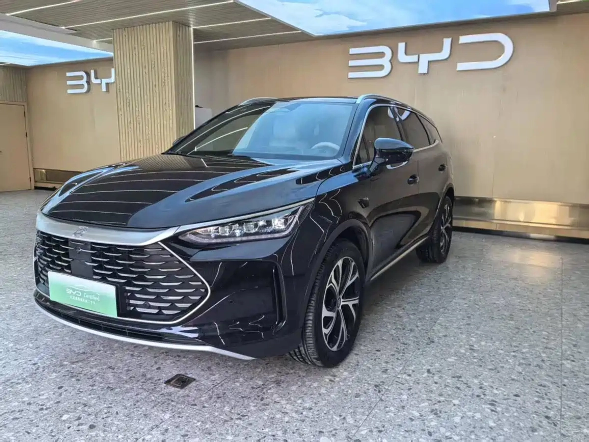 BYD TANG  2025
