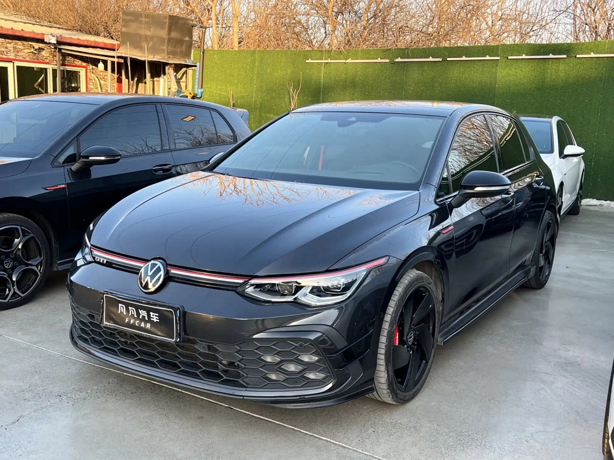 VOLKSWAGEN GOLF GTI  2022