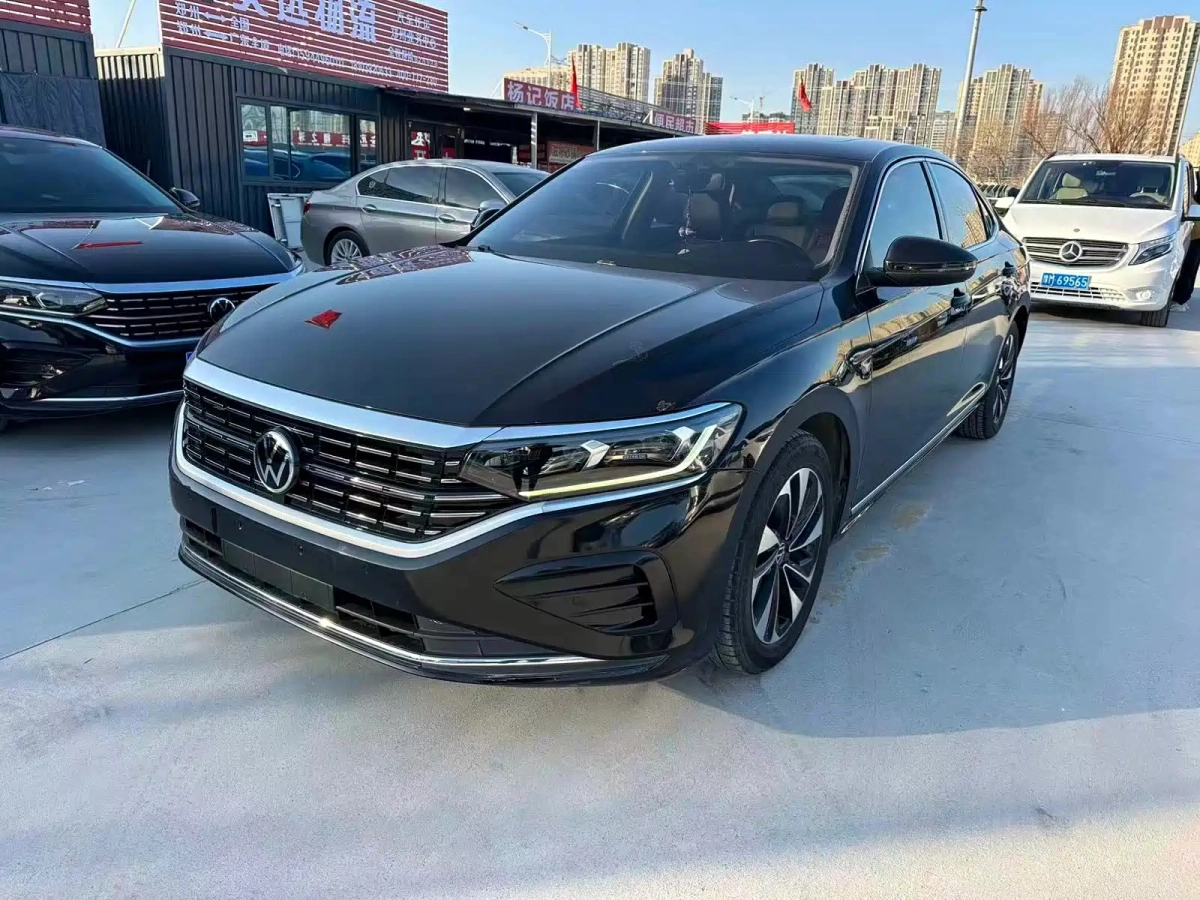 VOLKSWAGEN PASSAT  2021