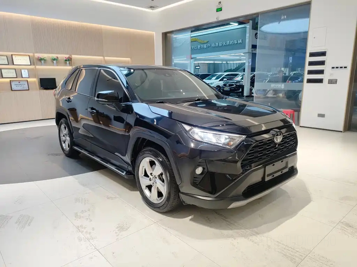 TOYOTA RAV4
