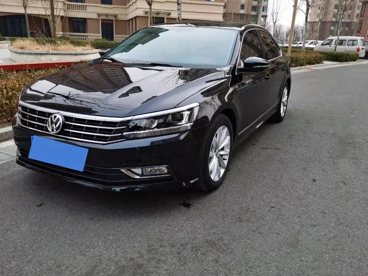 VOLKSWAGEN PASSAT