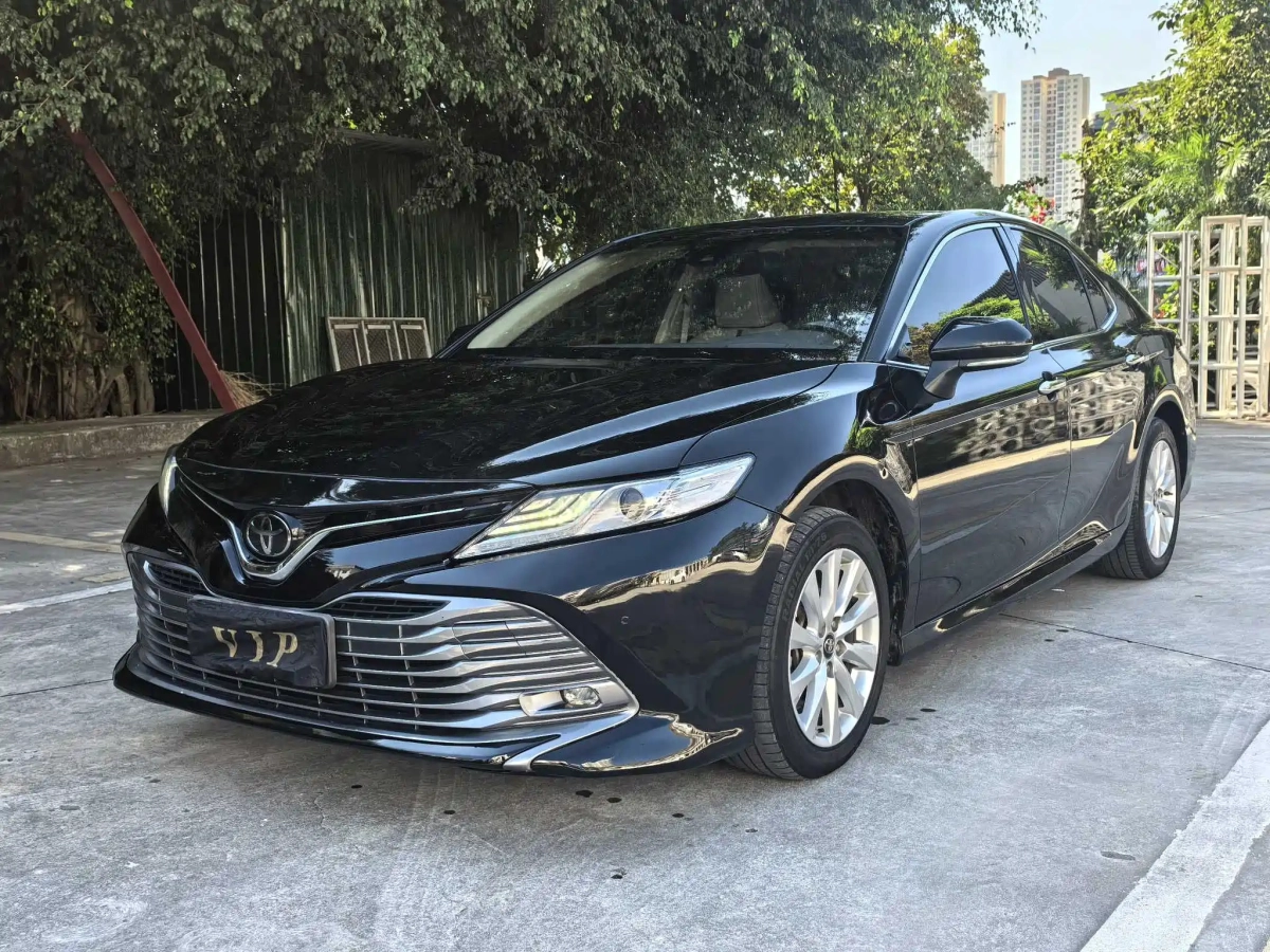 TOYOTA CAMRY  2020