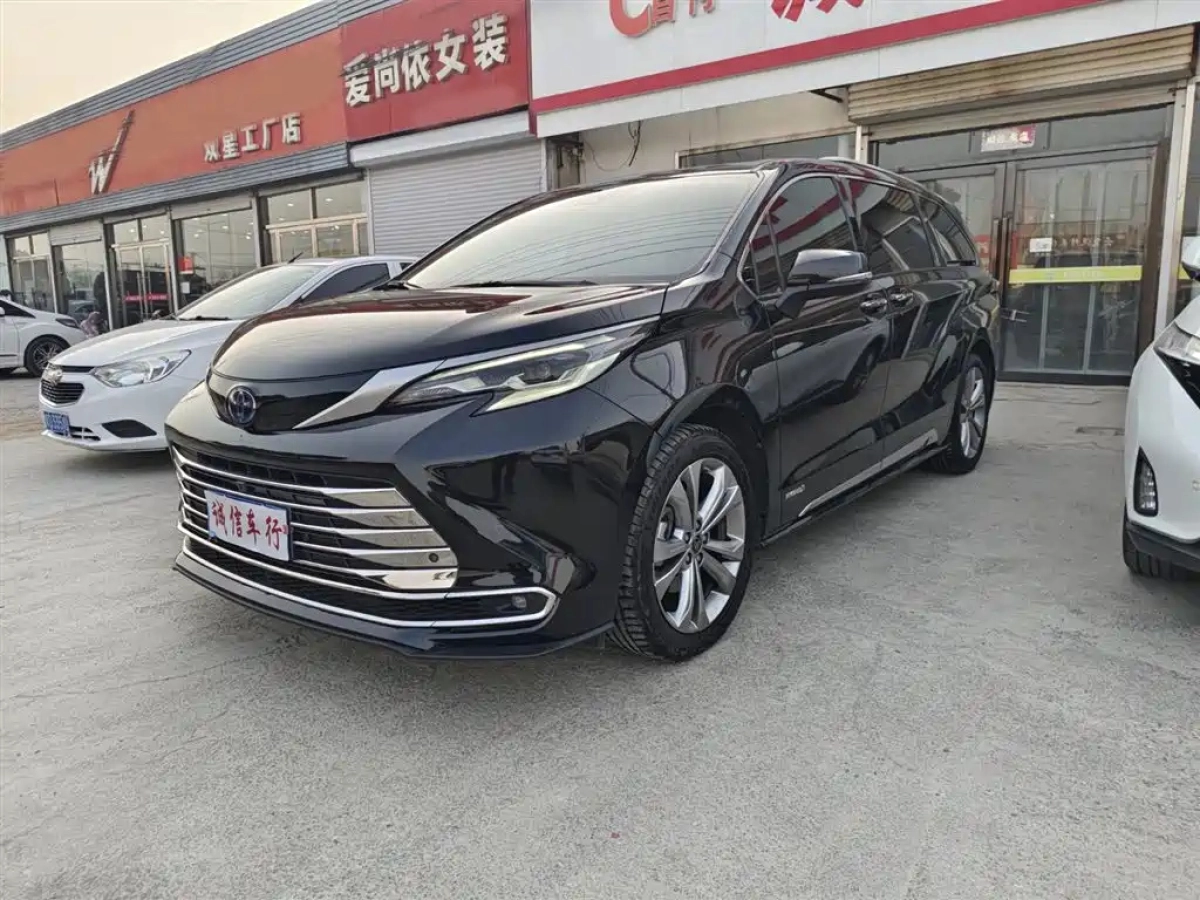 TOYOTA SIENNA  2023