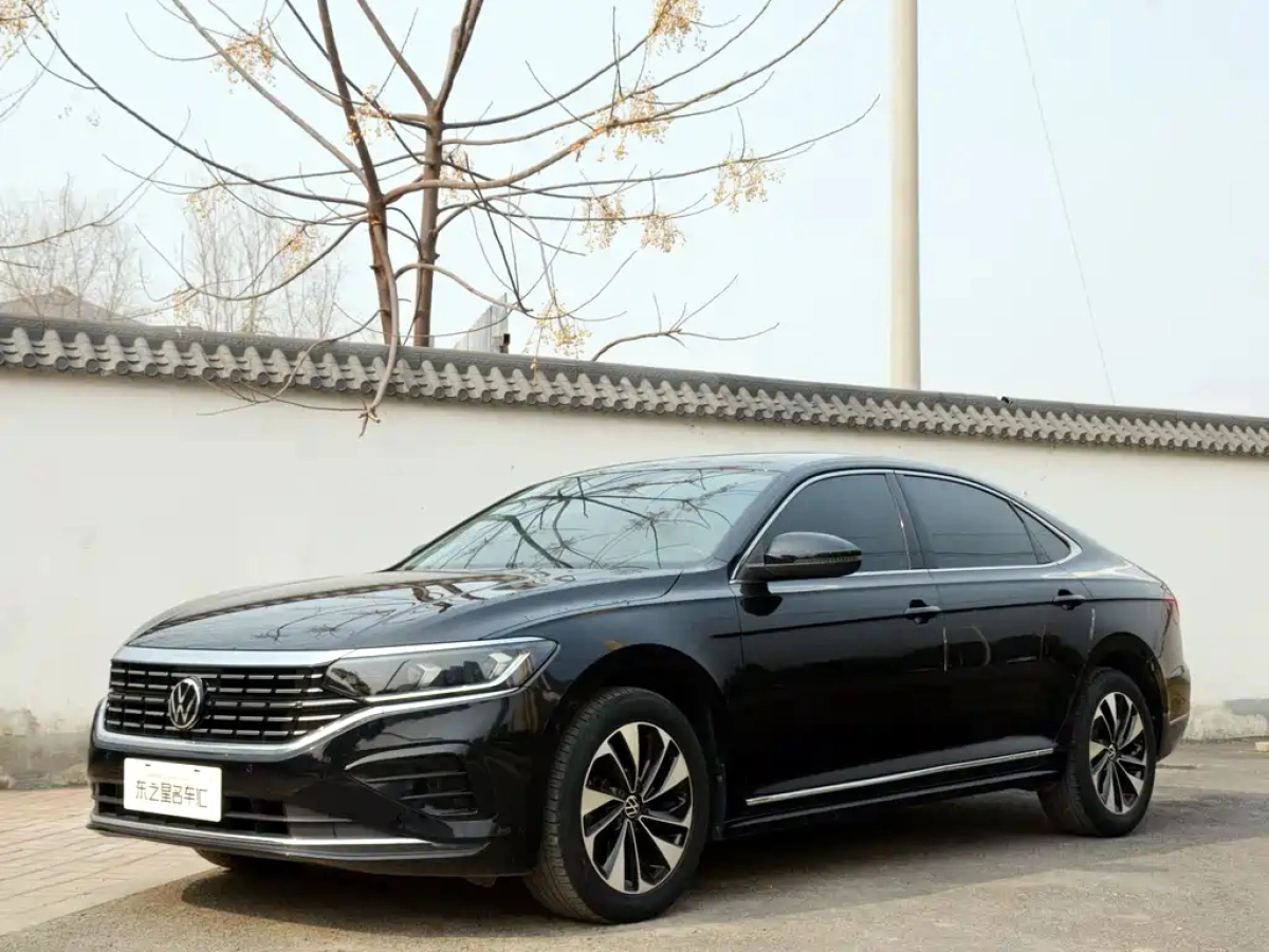 VOLKSWAGEN PASSAT  2021