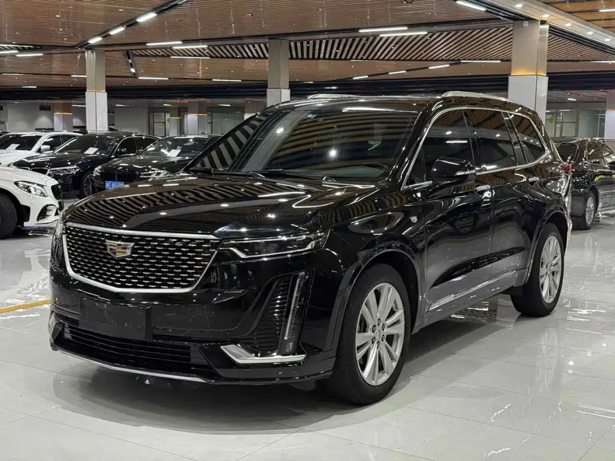 CADILLAC XT6