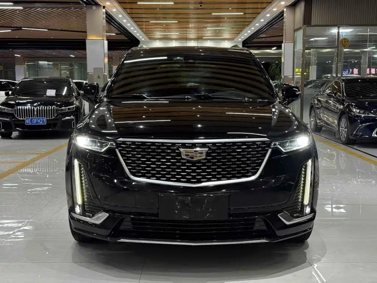 CADILLAC XT6
