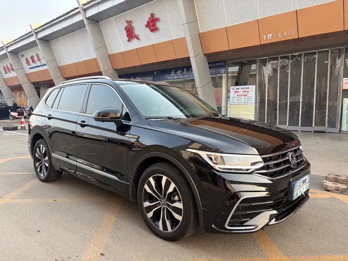 VOLKSWAGEN TIGUAN L