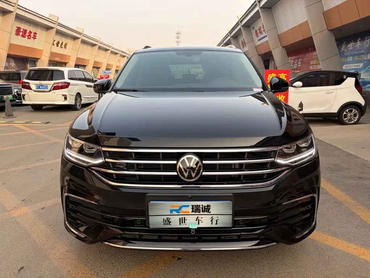 VOLKSWAGEN TIGUAN L